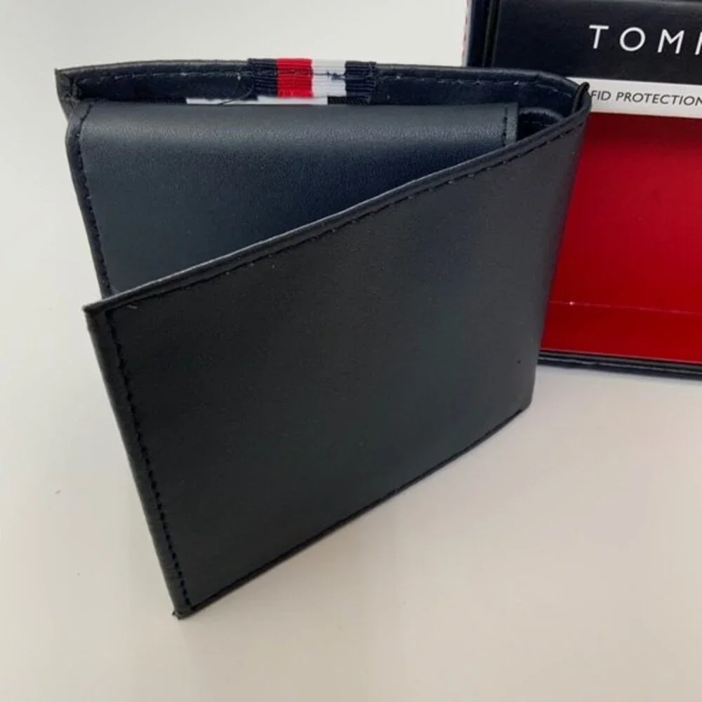 Tommy Hilfiger Wallet Navy RFID Leather Wallet & Valet